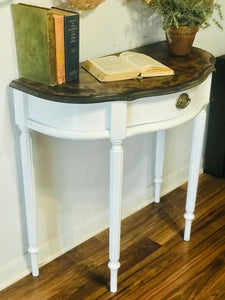 Beautiful Classic Entryway Table