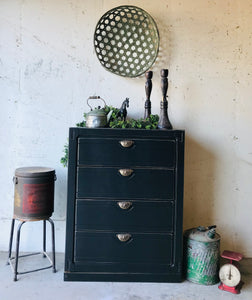 Classy Vintage Chest of Drawers