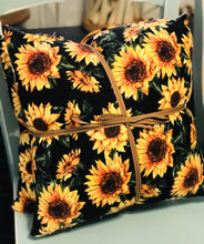 Load image into Gallery viewer, Handmade Sunflower Throw Pillow Set (2)