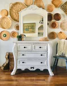 Gorgeous Clawfoot Chest of Drawers w/Mirror