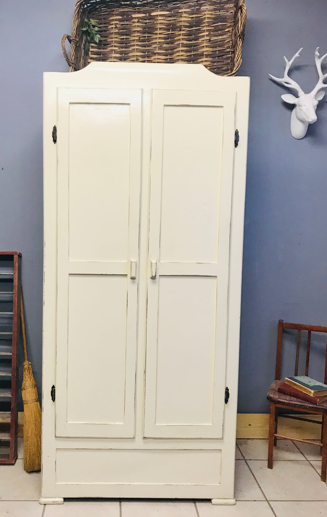 Pretty Shabby Chic Vintage Armoire