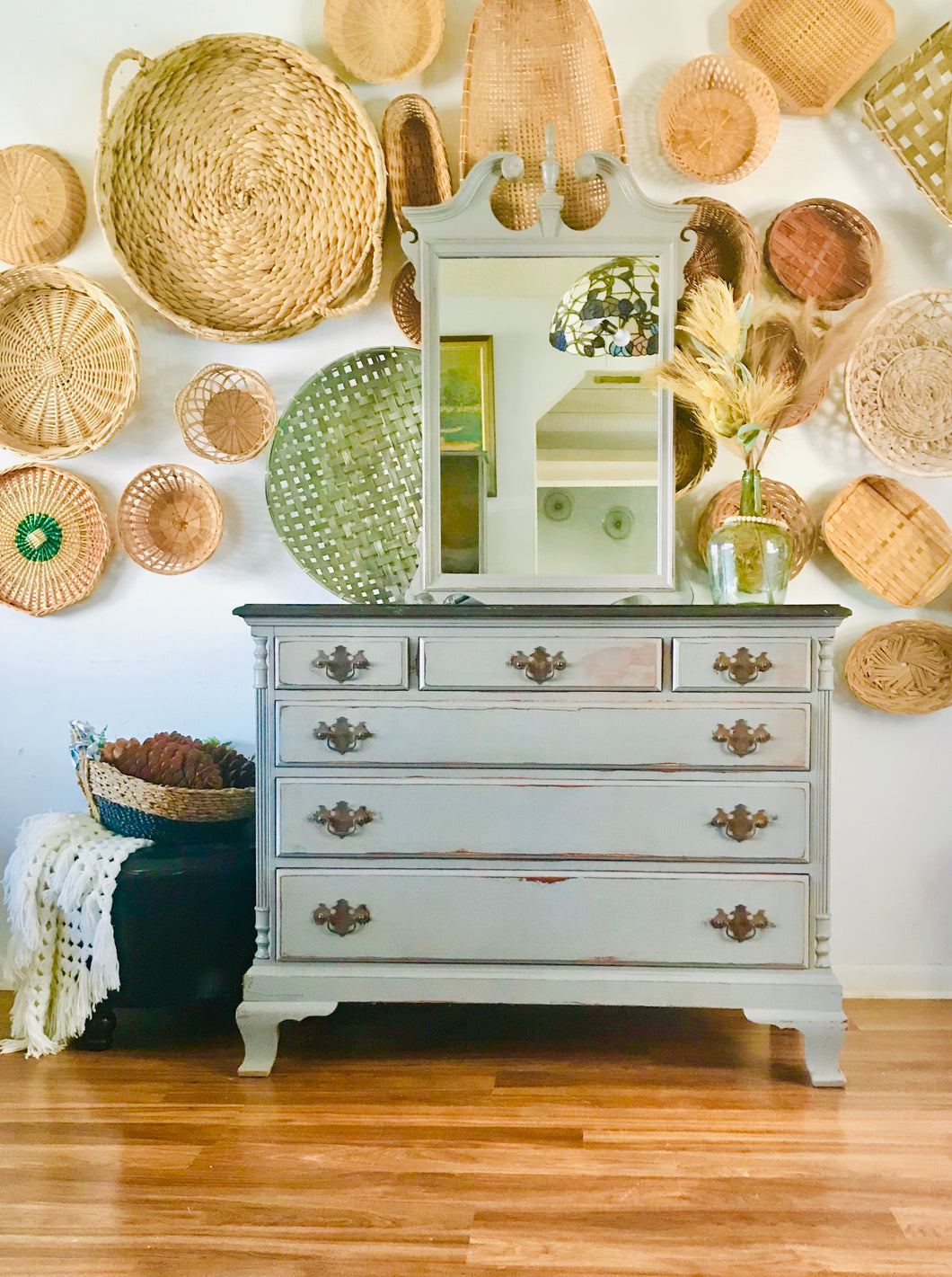 Pretty Wood Antique Dresser w/Mirror