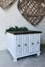 Load image into Gallery viewer, Large Vintage Farmhouse Single End Table
