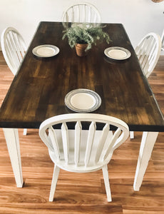 Stunning Farmhouse Table & Chairs