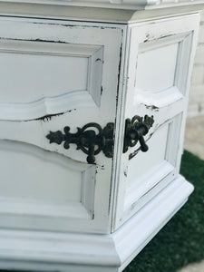 Shabby Chippy Vintage End Table (1)