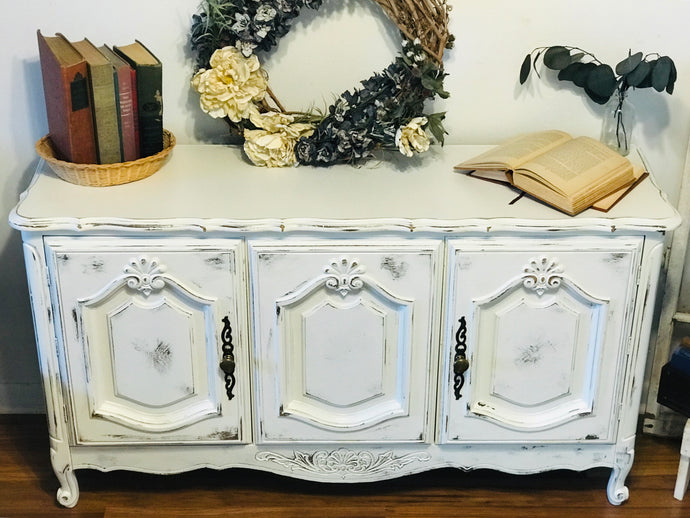 Vintage Ornate Buffet Table