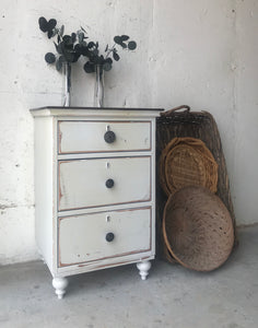 Chunky Single Farmhouse Nightstand