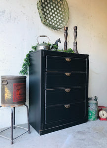 Classy Vintage Chest of Drawers