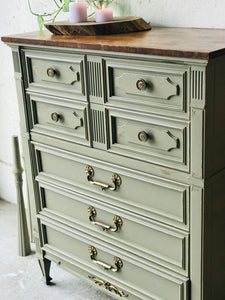 Stunning Drexel Vintage Bedroom Set (4pc)
