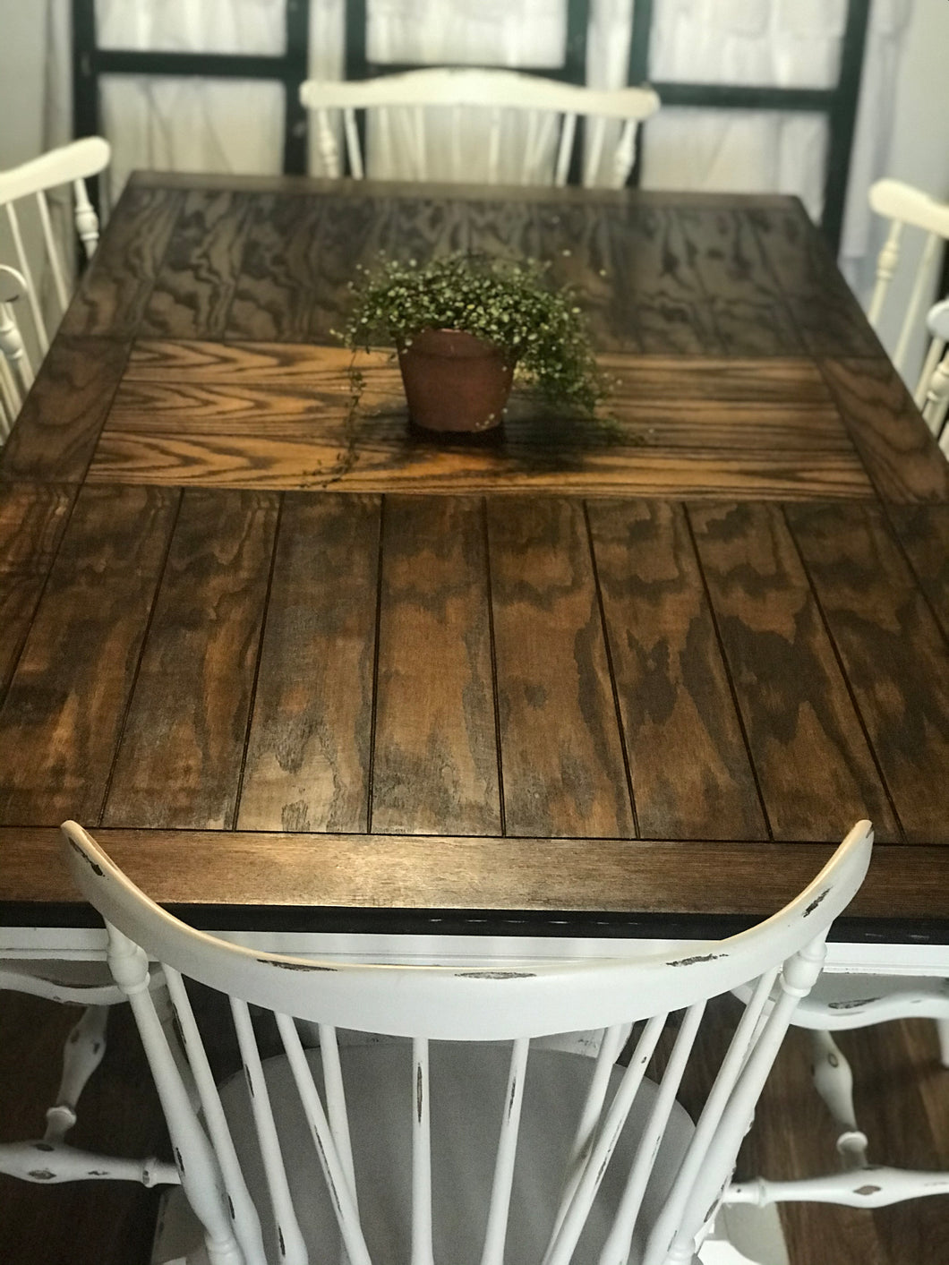 Beautiful Large Farmhouse Table & Chairs