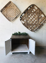 Load image into Gallery viewer, Large Vintage Farmhouse Single End Table