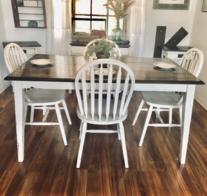 Stunning Farmhouse Table & Chairs