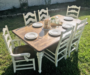 Gorgeous Farmhouse Table & Chairs