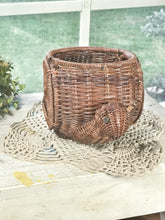 Load image into Gallery viewer, Boho snail basket