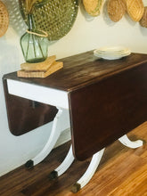 Load image into Gallery viewer, Classy “Duncan Phyfe” Style Drop Leaf Table