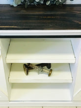 Load image into Gallery viewer, Beautiful Chippy Farmhouse TV Stand