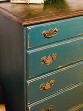 Load image into Gallery viewer, Elegant “Heywood Wakefield” Chest of Drawers