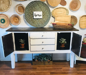 Beautiful Farmhouse Buffet Table