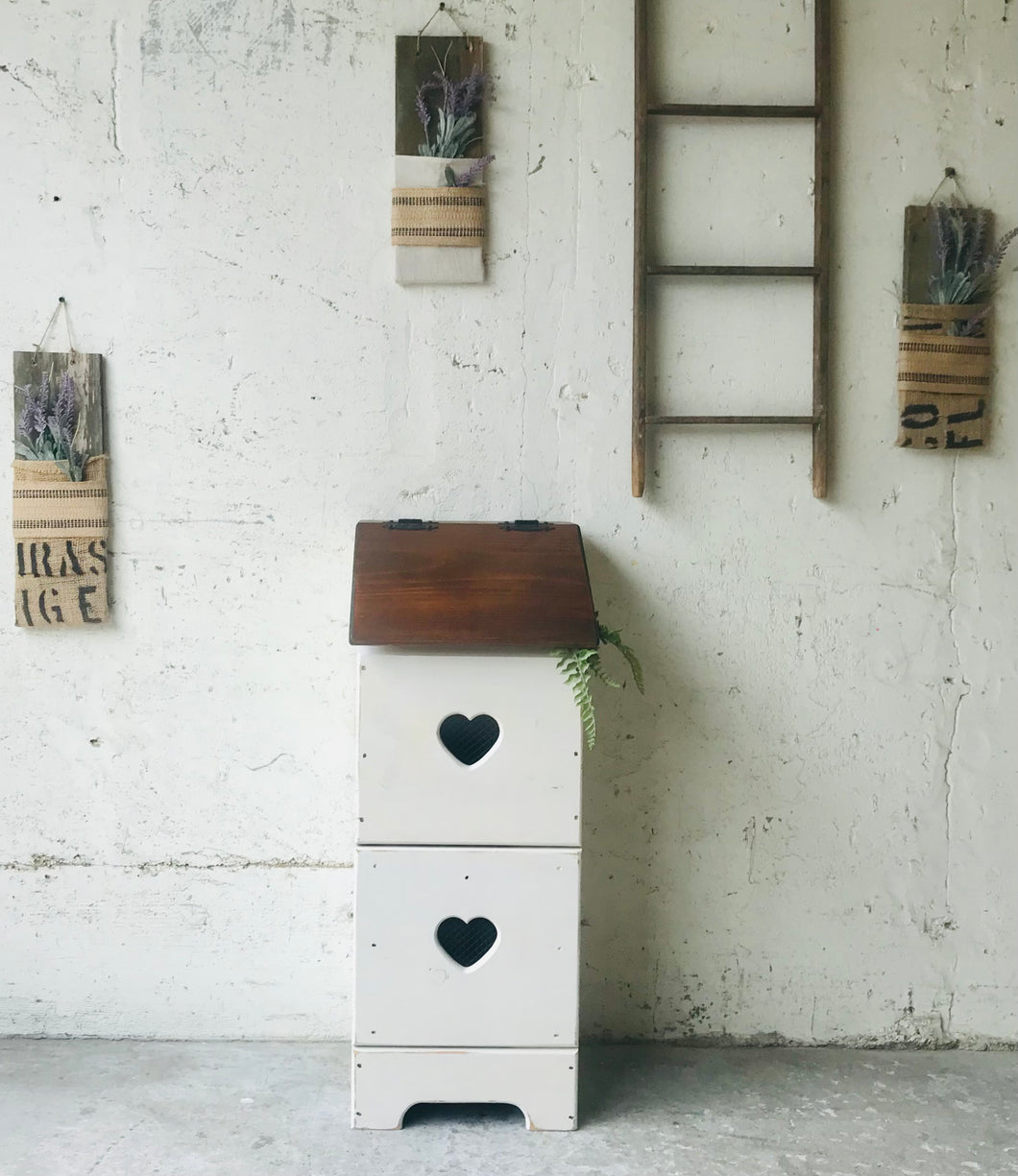 Adorable Farmhouse Vegetable Storage Bin