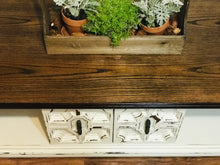 Load image into Gallery viewer, Gorgeous Vintage Coffee Table