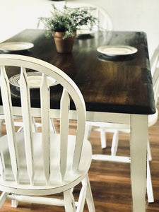 Stunning Farmhouse Table & Chairs