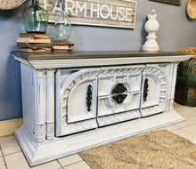 Load image into Gallery viewer, Stunning Ornate Vintage TV Stand