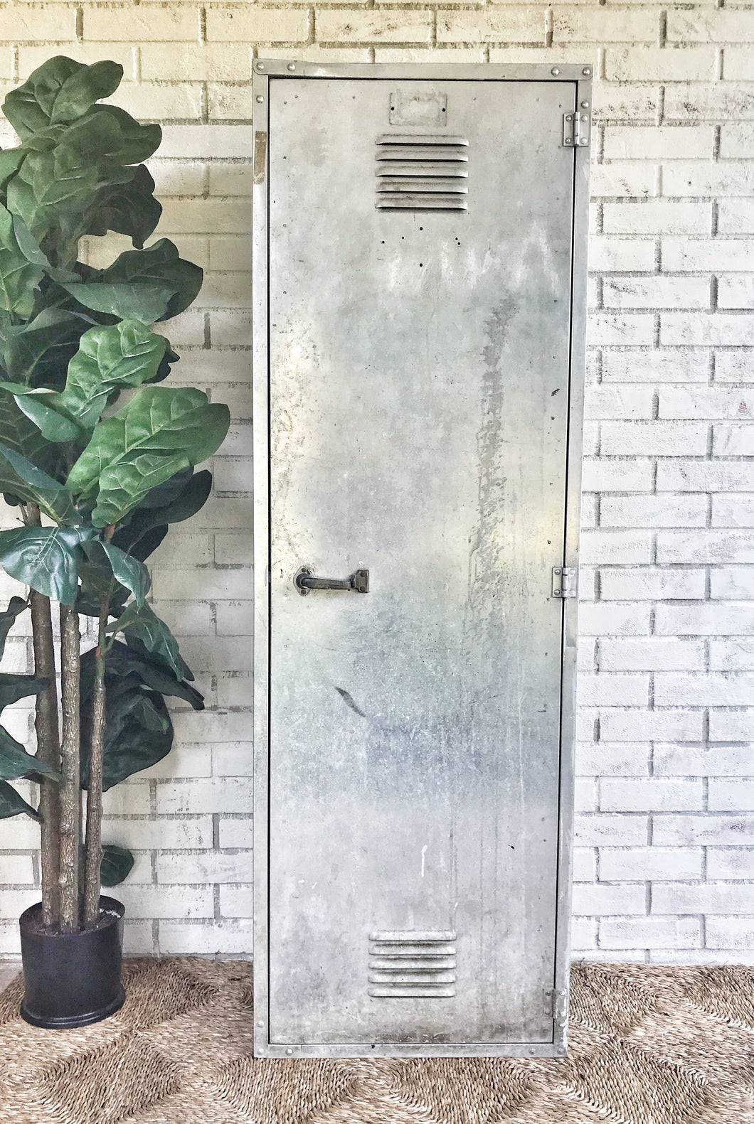 Awesome Vintage Light Metal Locker