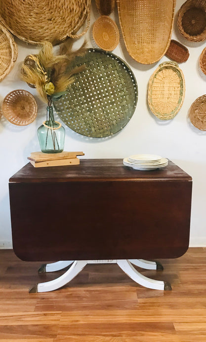 Classy “Duncan Phyfe” Style Drop Leaf Table