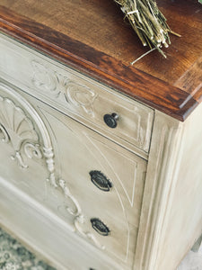 Stunning Antique Chest of Drawers