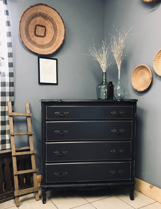 Gorgeous Vintage Chest of Drawers