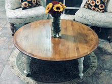 Load image into Gallery viewer, Adorable Vintage Round Coffee Table