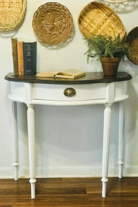 Beautiful Classic Entryway Table