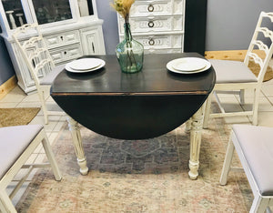 Beautiful Vintage Wood Table & Chairs