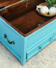 Load image into Gallery viewer, Pretty Coastal Blanket Chest