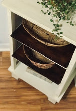 Load image into Gallery viewer, Perfect Farmhouse Accent Shelf