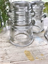Load image into Gallery viewer, Vintage insulators (4)
