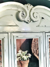 Load image into Gallery viewer, Stunning Vintage Ornate China Cabinet