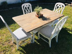 Unique Dining Table w/4 chairs