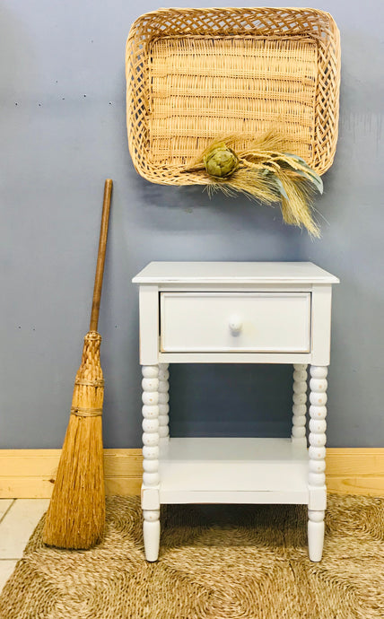 Pretty Single Cottage Nightstand