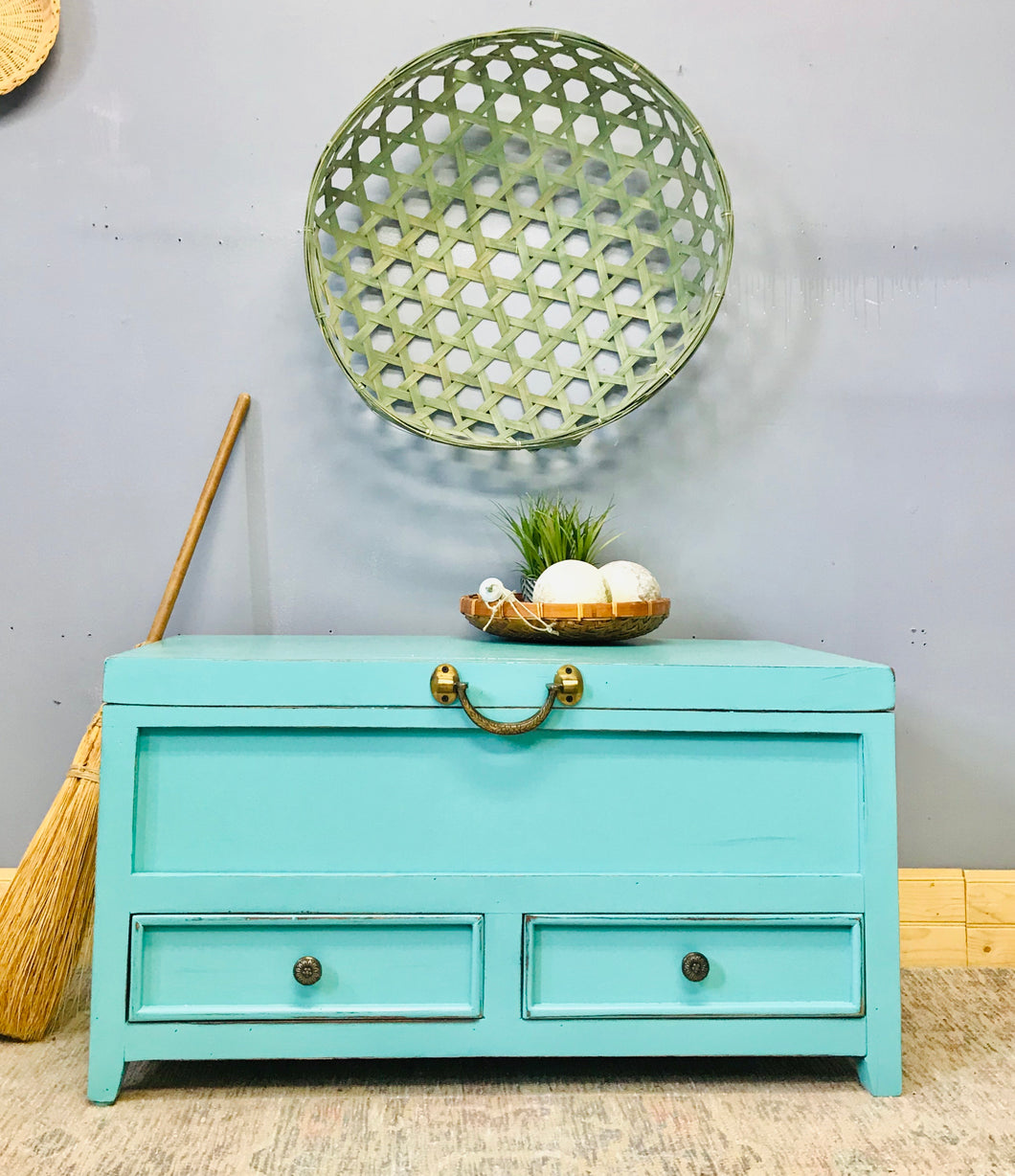 Pretty Coastal Blanket Chest