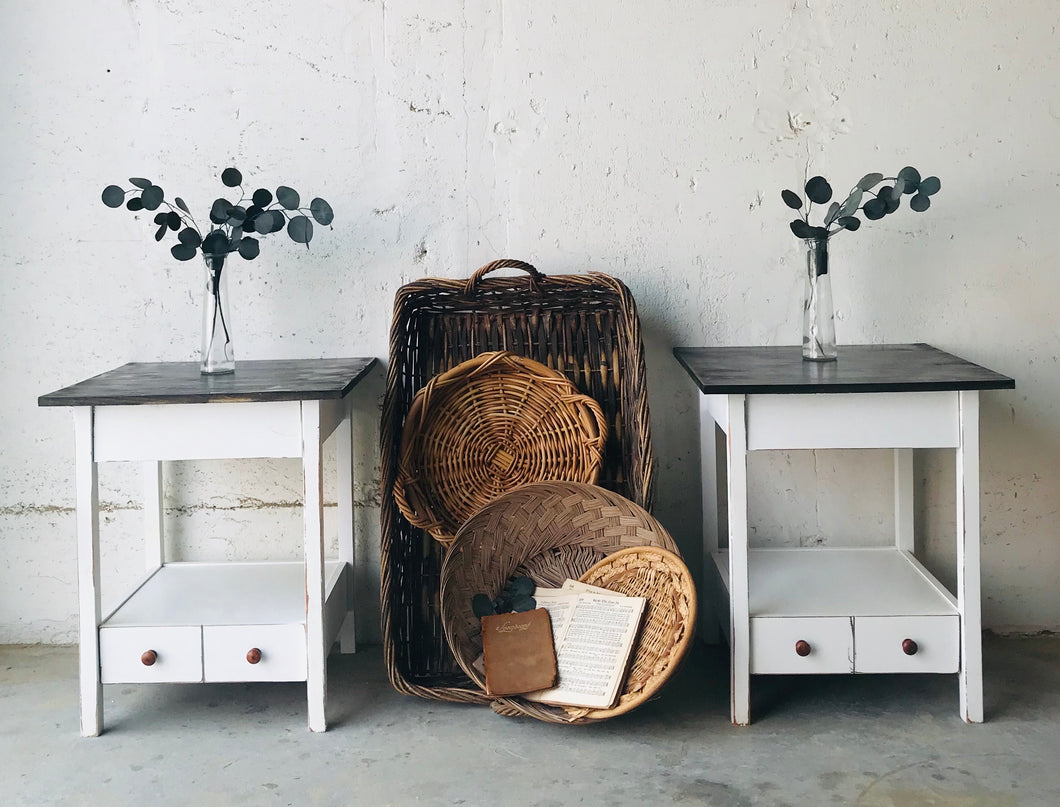 Pretty Farmhouse End Table Set