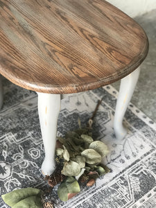 Cute French Gray End Table Set (2pc)