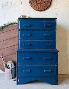 Charming Vintage Chest of Drawers