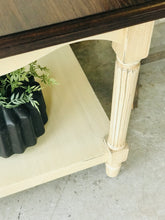 Load image into Gallery viewer, Pretty Cottage Style End Table Set