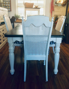 Charming Farmhouse Table & Chairs