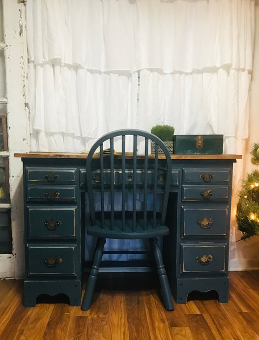 Adorable Vintage Wood Desk & Chair