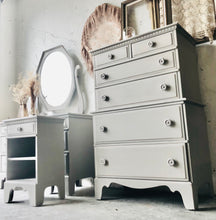 Load image into Gallery viewer, Vintage Bedroom Set (3pc)