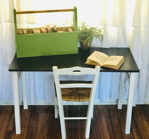 Adorable Farmhouse Kid’s Desk & Chair