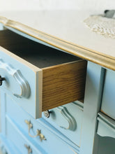 Load image into Gallery viewer, Pretty Vintage French Provincial Desk or Vanity
