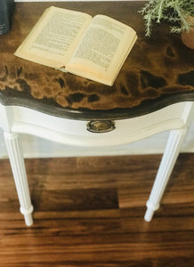 Beautiful Classic Entryway Table